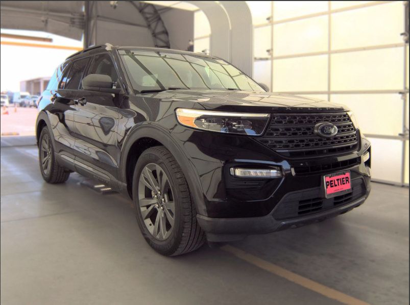 Used 2021 Ford Explorer XLT w/ Equipment Group 202A RWD image 1