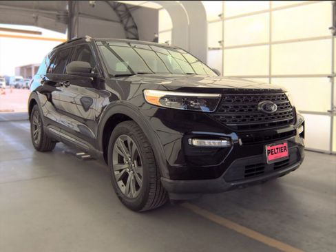 Used 2021 Ford Explorer XLT w/ Equipment Group 202A RWD image 1