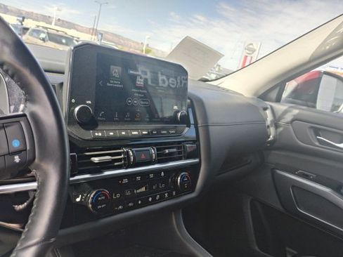 Used 2023 Nissan Pathfinder SL image 20