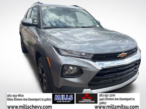 Used 2023 Chevrolet TrailBlazer LT w/ Convenience Package AWD/4WD image 2