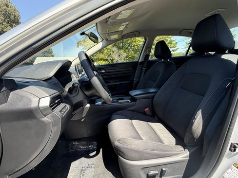 Used 2019 Nissan Altima 2.5 S FWD image 11