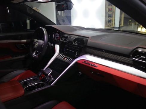 Used 2021 Lamborghini Urus AWD/4WD image 14