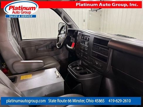 Used 2016 Chevrolet Express 3500 Extended image 39