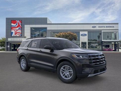 New 2026 Ford Explorer Active AWD/4WD image 7