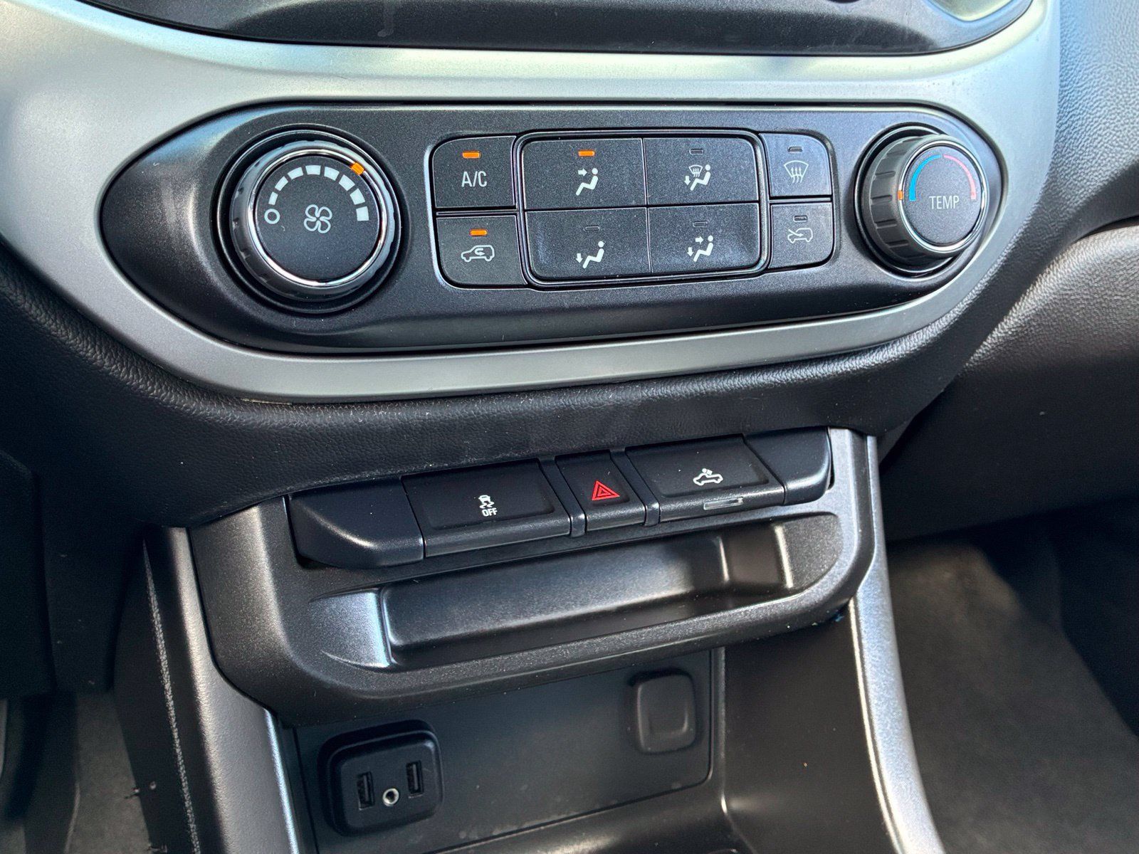 Used 2022 Chevrolet Colorado LT RWD image 25