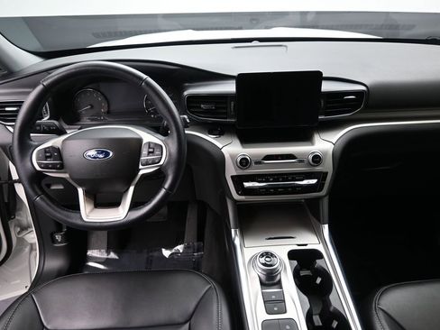 Used 2022 Ford Explorer XLT w/ Equipment Group 202A image 15