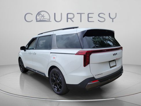 New 2027 Kia Carnival SX Prestige FWD image 2