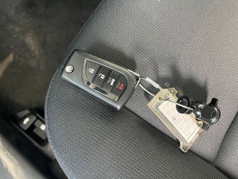 Used 2025 Toyota Corolla LE image 22