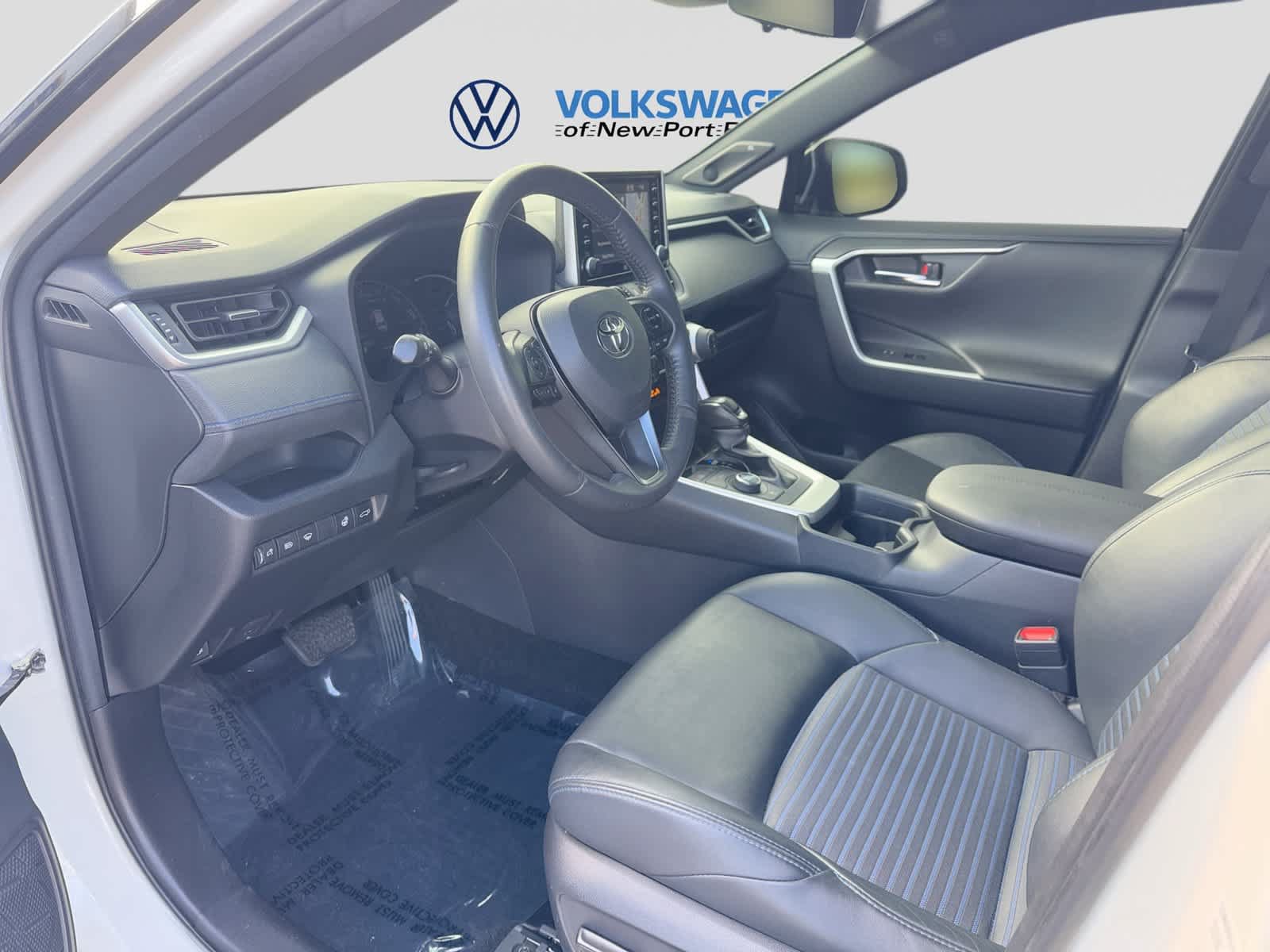 Used 2021 Toyota RAV4 XSE w/ XSE Grade Weather Package AWD/4WD image 10