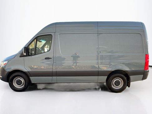 Used 2025 Mercedes-Benz Sprinter 2500 image 8