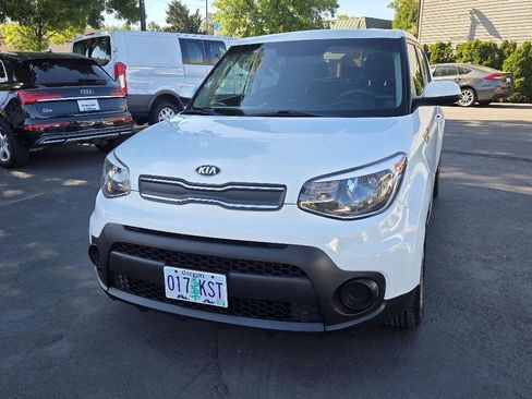 Used 2018 Kia Soul FWD image 3
