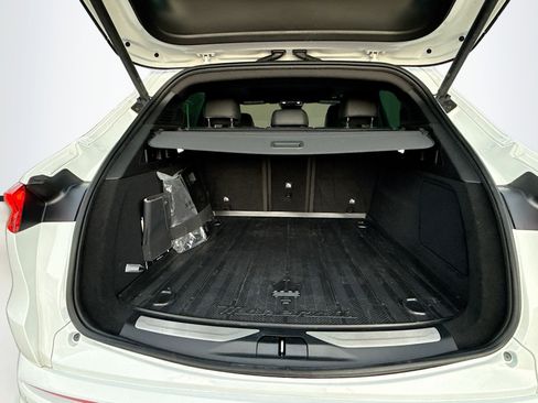 Certified 2024 Maserati Grecale GT image 12