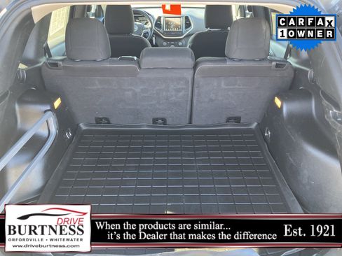 Used 2017 Jeep Cherokee Latitude w/ Cold Weather Group image 20