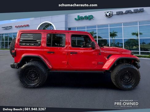 Used 2022 Jeep Wrangler Unlimited Sahara w/ LED Lighting Group AWD/4WD image 8