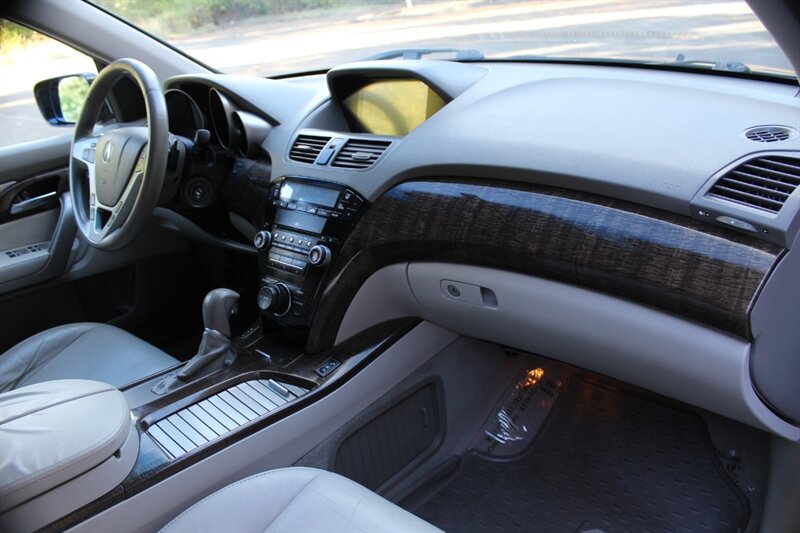 Used 2011 Acura MDX w/ Technology Package AWD/4WD image 19