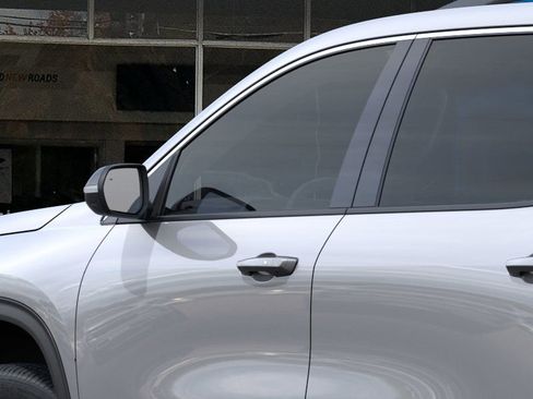 New 2026 Chevrolet Traverse LT image 12