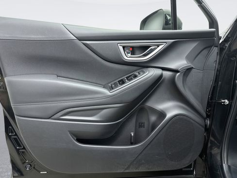 Used 2023 Subaru Forester Premium image 9