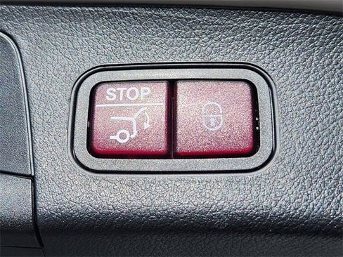 Certified 2025 Mercedes-Benz GLA 250 4MATIC image 18