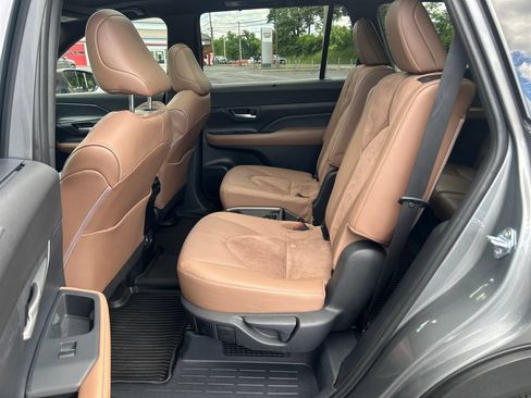 Certified 2025 Toyota Grand Highlander AWD Hybrid image 28