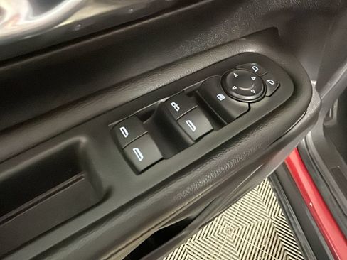 Used 2019 GMC Terrain SLE w/ Driver Convenience Package FWD image 13