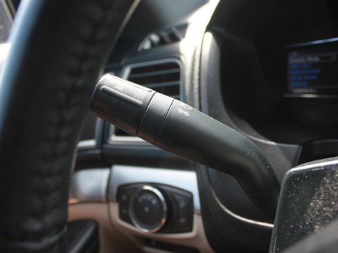 Used 2018 Ford Explorer XLT w/ Equipment Group 202A image 15