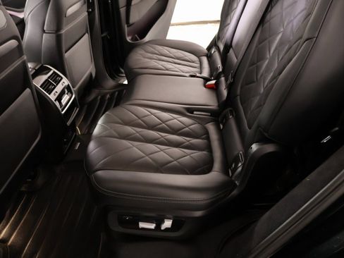 Used 2024 BMW X7 xDrive40i w/ Premium Package image 14