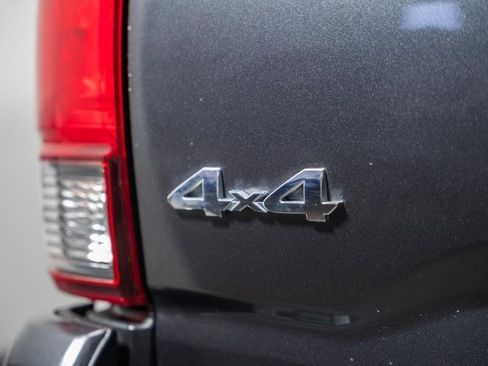 Used 2021 Toyota Tacoma SR image 9