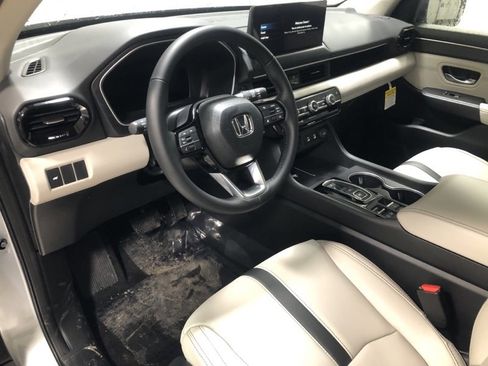 New 2026 Honda Pilot Touring image 21