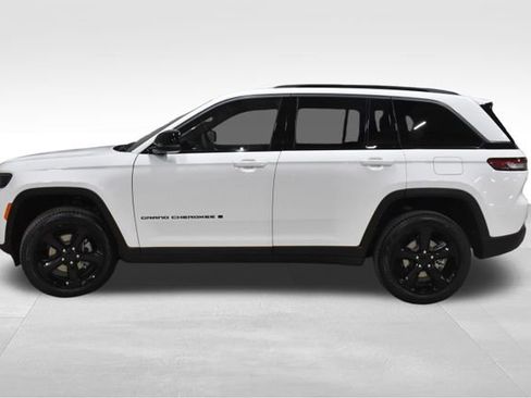 New 2026 Jeep Grand Cherokee Limited w/ Limited Altitude Package image 6