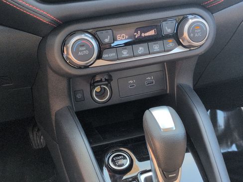 New 2025 Nissan Versa SR w/ Trunk Package image 19