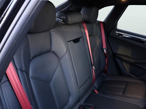 Used 2025 Porsche Macan S image 13