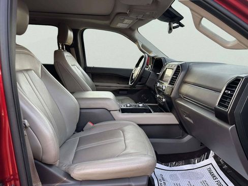 Used 2019 Ford Expedition Limited w/ Equipment Group 301A AWD/4WD image 30