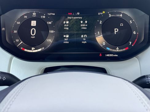 Used 2023 Land Rover Range Rover SE image 24