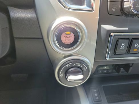 Used 2019 Nissan Titan SV w/ SV Convenience Package AWD/4WD image 27