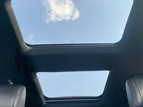 Used 2018 Ford Explorer Sport image 16