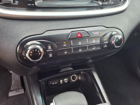 Used 2020 Kia Sorento AWD V6 image 23