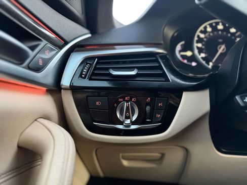 Used 2017 BMW 530i xDrive image 25