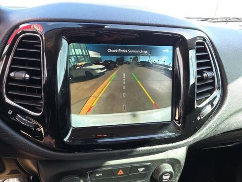 Used 2020 Jeep Compass Latitude image 19