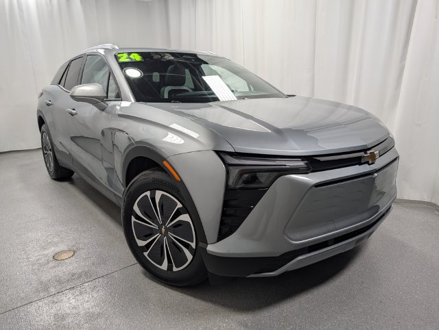 Used 2024 Chevrolet Blazer EV LT AWD/4WD image 2