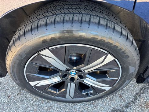 Used 2026 BMW iX xDrive45 w/ Premium Package AWD/4WD image 11