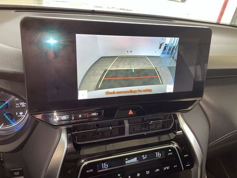 Used 2024 Toyota Venza Nightshade image 21