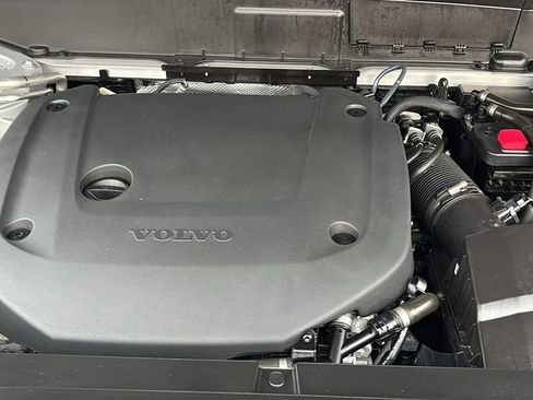 Certified 2024 Volvo XC90 B6 Plus AWD/4WD image 31