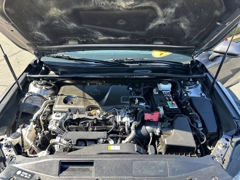 Used 2019 Toyota Camry SE FWD image 18