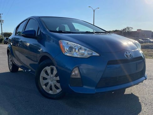 Used 2012 Toyota Prius C One image 2