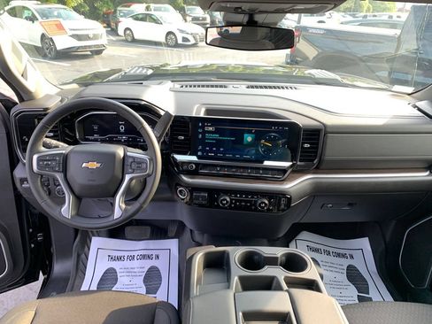 Used 2024 Chevrolet Silverado 2500 LT AWD/4WD image 26
