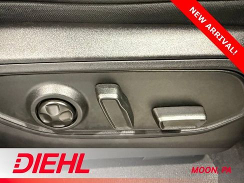 Used 2023 Jeep Grand Cherokee L Limited w/ Black Appearance Package image 16