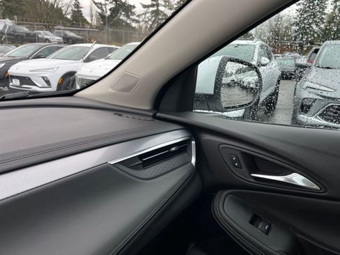 Used 2025 Buick Encore GX Preferred image 35
