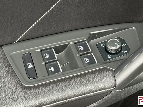 Used 2024 Volkswagen Tiguan SEL R-Line image 13