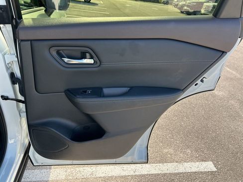 Certified 2023 Nissan Rogue SL FWD image 48