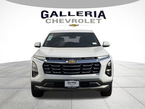New 2027 Chevrolet Equinox LT FWD image 3